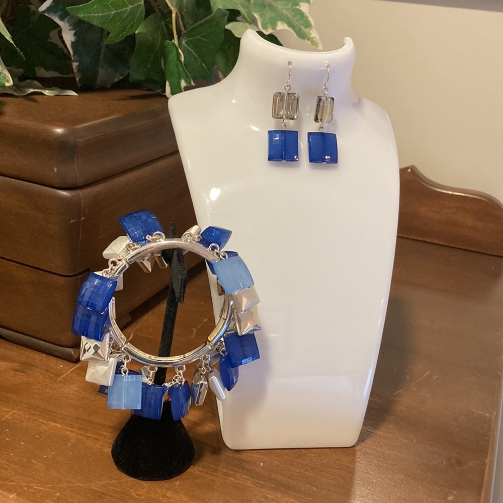 NWOT - Charter Club Silver Tone Smokey Blue Stretch Bracelet & Earring Set